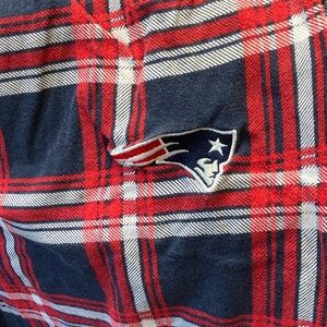 Team Apparel New England Patriots Red and Blue Plaid Sleepwear size L